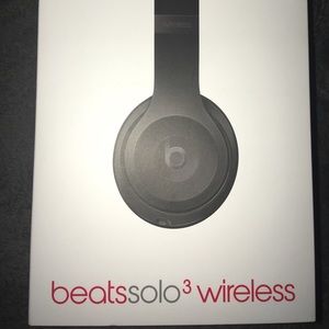 Beats Solo 3 Wireless Matte Black Brand New
